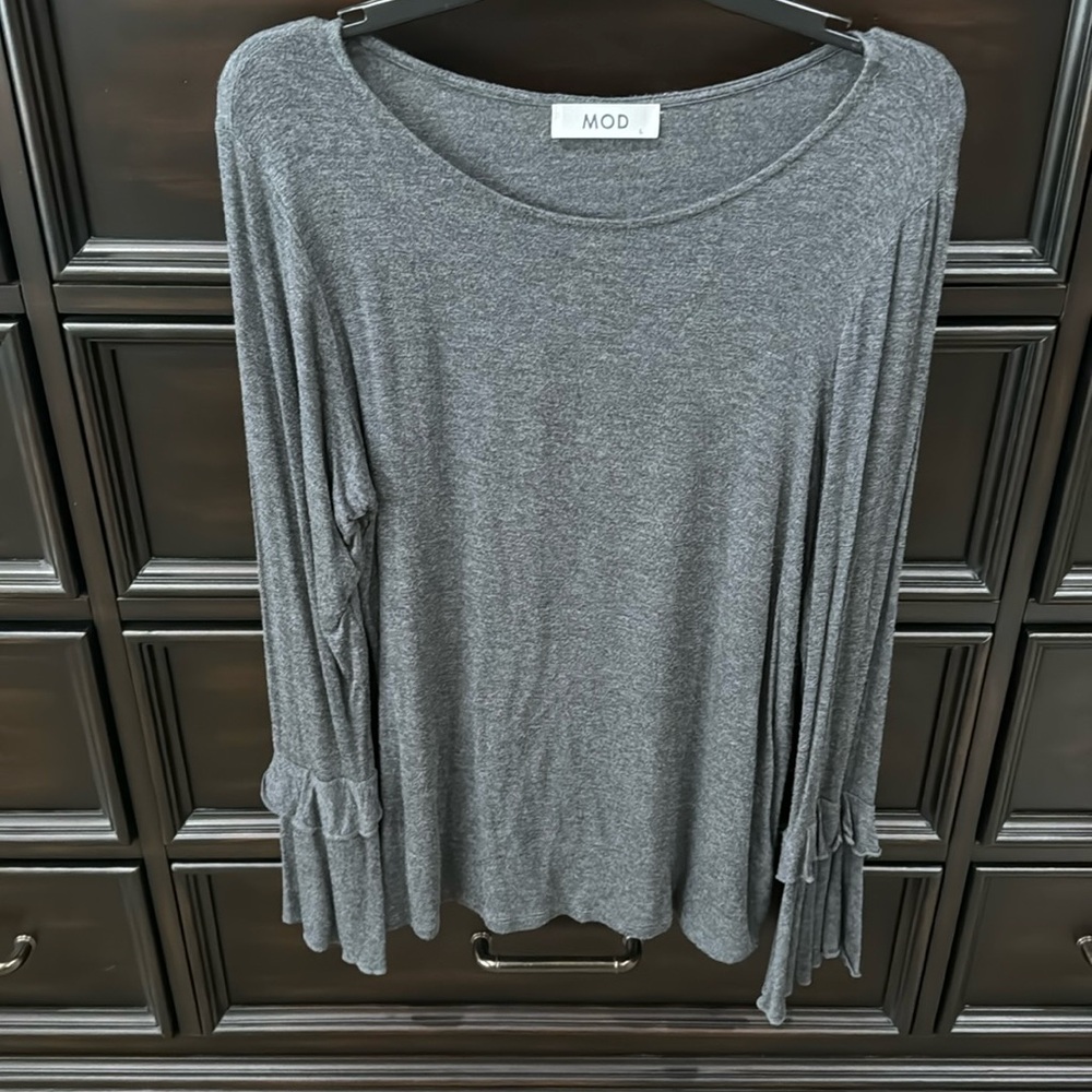 Women’s Long Sleeve Grey Shirt